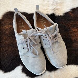 TOMS Women's Light Gray Sneakers